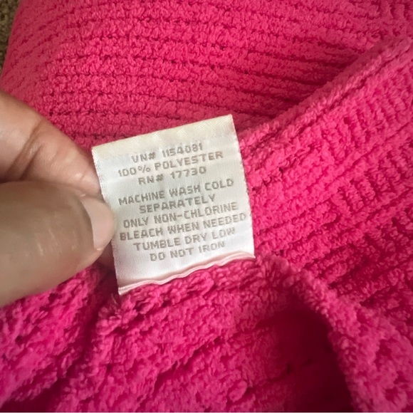 Hot Pink Throw Blanket - Picture 3 of 3